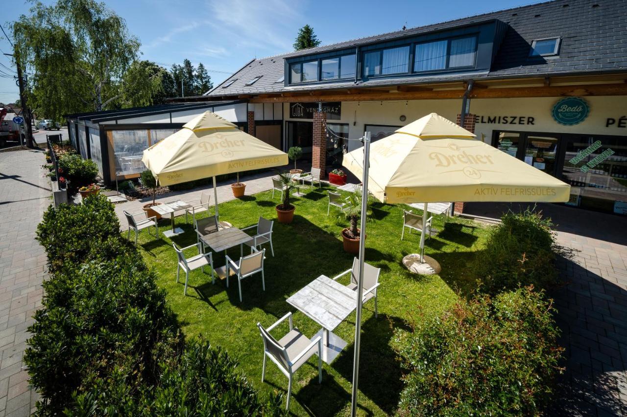 Hotel Pipacs Panir & Grill Garden Vendeghaz à Győrújbarát Extérieur photo