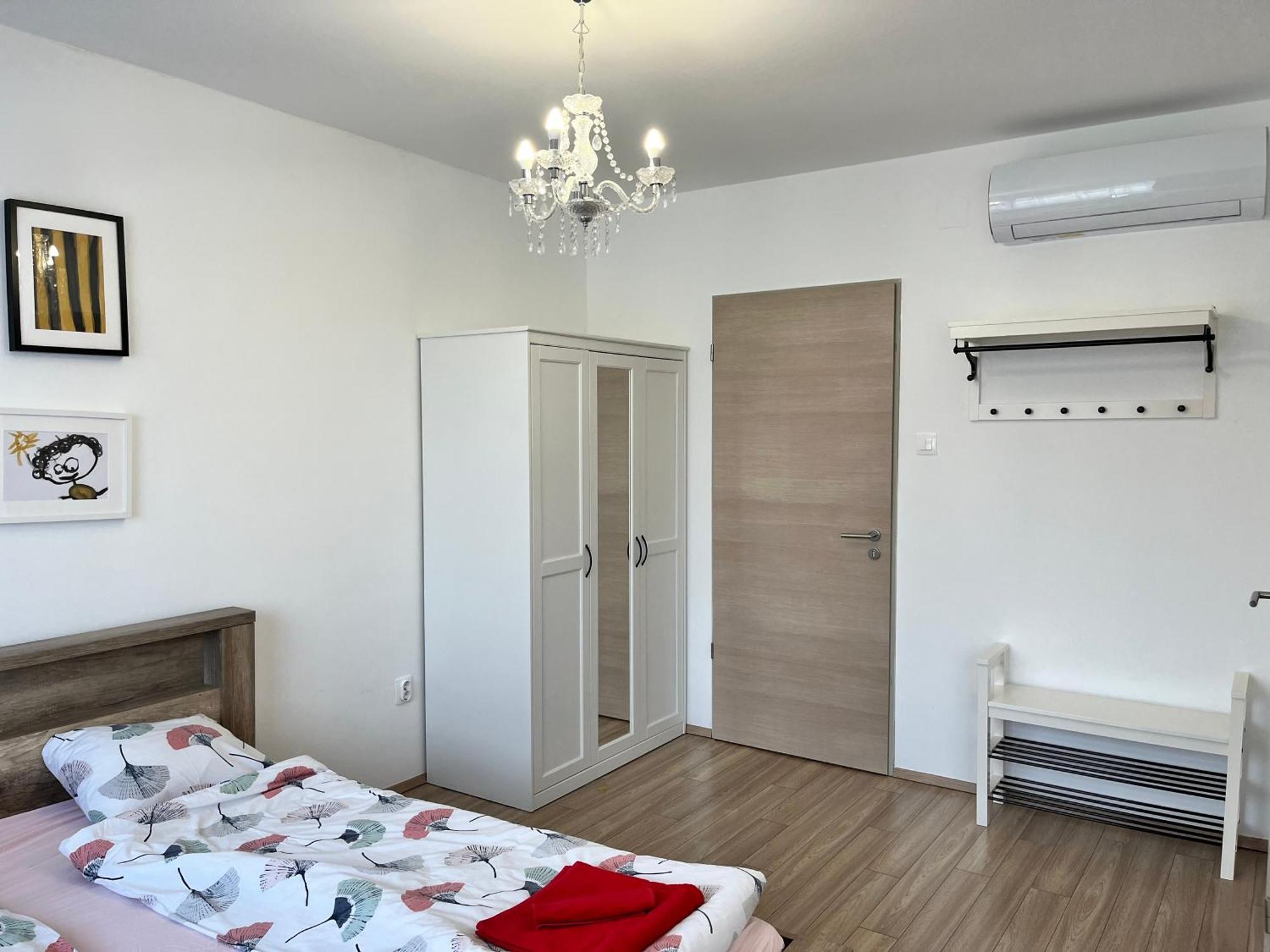 Hotel Pipacs Panir & Grill Garden Vendeghaz à Győrújbarát Extérieur photo